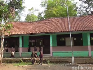 SD di Brebes Rawan Ambruk, Siswa Diungsikan di Gedung Madrasah
