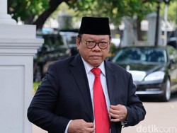 Agung Laksono Tegaskan Akbar Tanjung Tegak Lurus Dukung Airlangga Capres