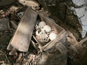 Seram, Ada Gua Berisi Tengkorak di Kabupaten Poso