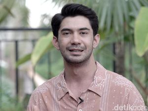 Reza Rahadian Butuh 7 Jam untuk Jadi Habibie Reza Rahadian Butuh 7 Jam untuk Jadi Habibie