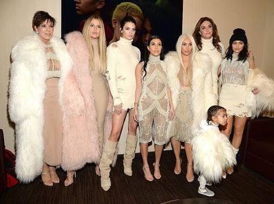 Intip Momen Makan Enak Keluarga Besar Kardashian yang Kompak