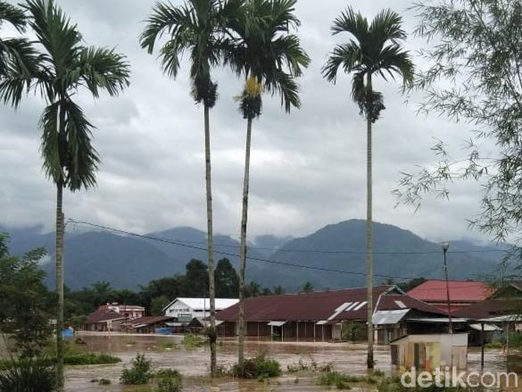 Banjir Kembali Landa Solok Selatan, 9 Rumah Hanyut Tersapu Air Banjir Kembali Landa Solok Selatan, 9 Rumah Hanyut Tersapu Air