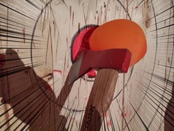 Bisa Dapat Minuman Gratis, Jika Berhasil Lempar Kapak di Bar Ini