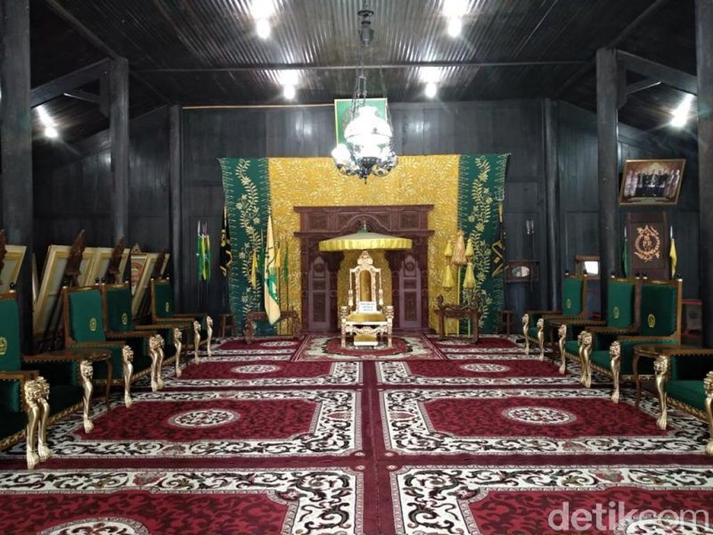 Pesona Istana di Barat Daya Pulau Kalimantan Pesona Istana di Barat Daya Pulau Kalimantan