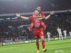 Tiga Penalti Selamatkan Persija Jakarta dari Degradasi