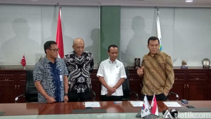 Foto: MoU Lotte Chemical dan Krakatau Steel (Trio Hamdani - detikcom) Foto: MoU Lotte Chemical dan Krakatau Steel (Trio Hamdani - detikcom)