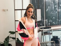 Bisnis Fashion, Cinta Laura Rilis Baju Olahraga