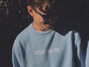 Brand Fashion Unik Ini Ingin Tegaskan Kalau Pria Juga Bisa Sedih dan Nangis Brand Fashion Unik Ini Ingin Tegaskan Kalau Pria Juga Bisa Sedih dan Nangis