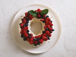 Hanya dengan Cookies dan Krim, Blogger Ini Mampu Bikin Kue Natal Mewah