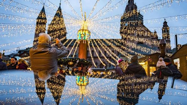 Indahnya Dekorasi Pohon Natal di Berbagai Belahan Dunia