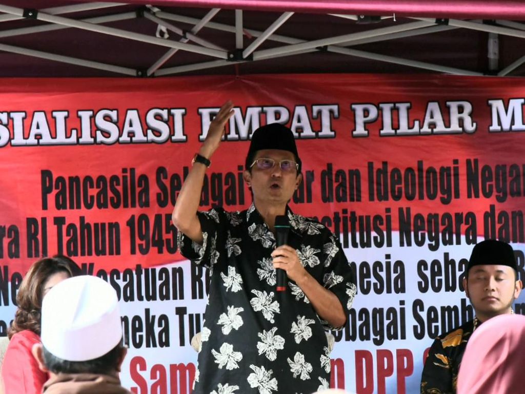 Fadel Muhammad: Ekonomi Rakyat Jadi Masalah Terberat Bangsa Ini Fadel Muhammad: Ekonomi Rakyat Jadi Masalah Terberat Bangsa Ini