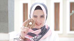 Lihat Lagi Momen Kulineran Angel Lelga yang Hits dan Hobi Ngopi