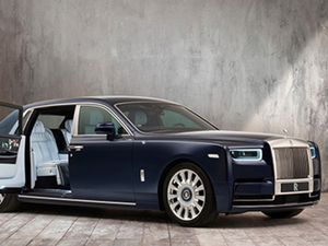 Taman Bunga di Dalam Kabin Mobil Miliarder