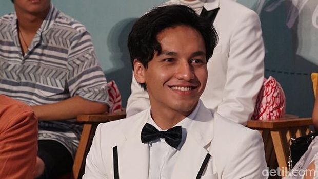 Jefri Nichol hadiri gala premier film Habibie & Ainun 3