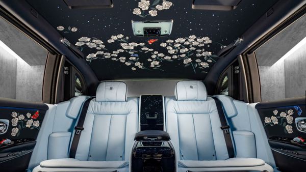 Rolls-Royce Edisi Khusus, Dalam Kabinnya Penuh Bunga