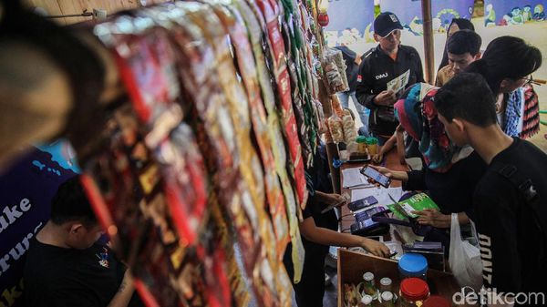 Menkop dan UKM Buka Festival Warung Nasional
