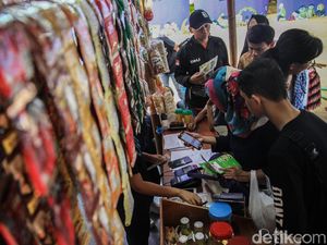 Menkop dan UKM Buka Festival Warung Nasional Menkop dan UKM Buka Festival Warung Nasional
