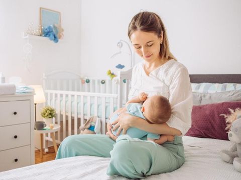Cara Mencegah Ibu Menyusui Sembelit Usai Bersalin
