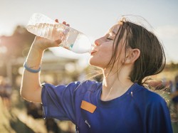 Sering Merasa Gagal Fokus? Kenali 5 Tanda Kamu Kurang Minum Air Putih