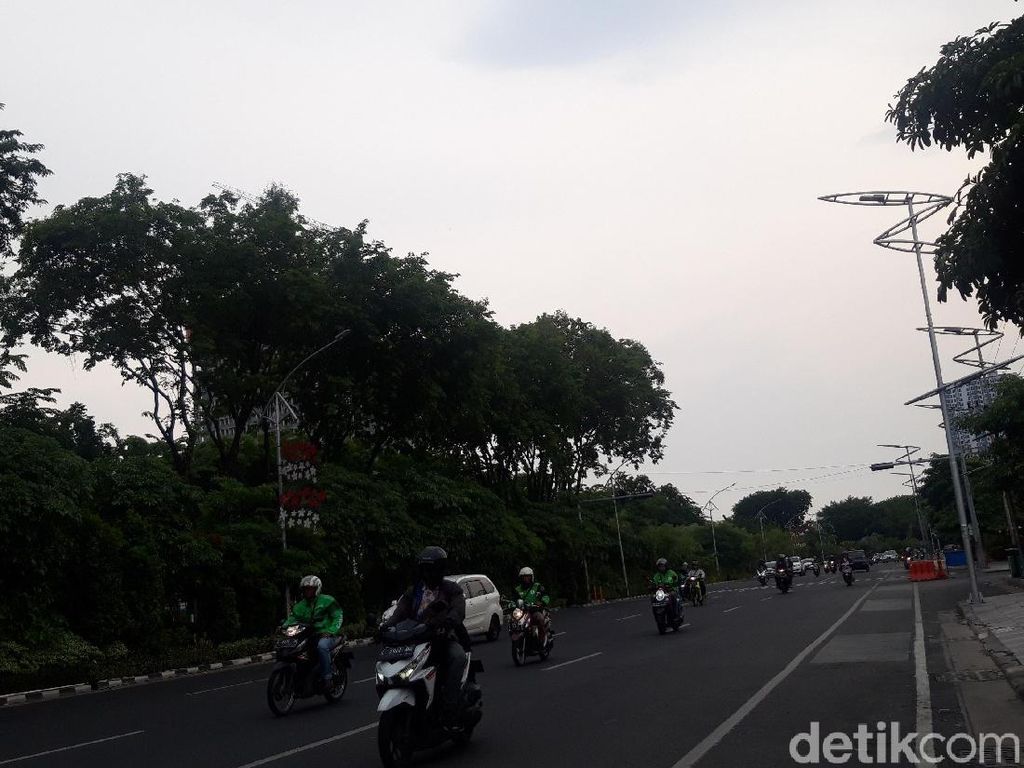 BMKG Prediksi Hujan Disertai Angin Kencang Landa Surabaya BMKG Prediksi Hujan Disertai Angin Kencang Landa Surabaya