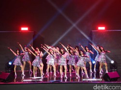 Memukaunya JKT48 hingga Isyana Sarasvati Buka HUT ke-18 Transmedia