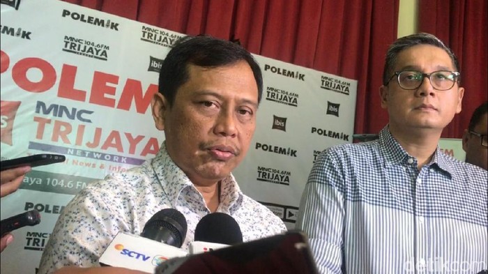 Kabiro Komunikasi dan Layanan Masyarakat, Ade Erlangga Masdiana (Foto:Farih detikcom Kabiro Komunikasi dan Layanan Masyarakat, Ade Erlangga Masdiana (Foto:Farih detikcom