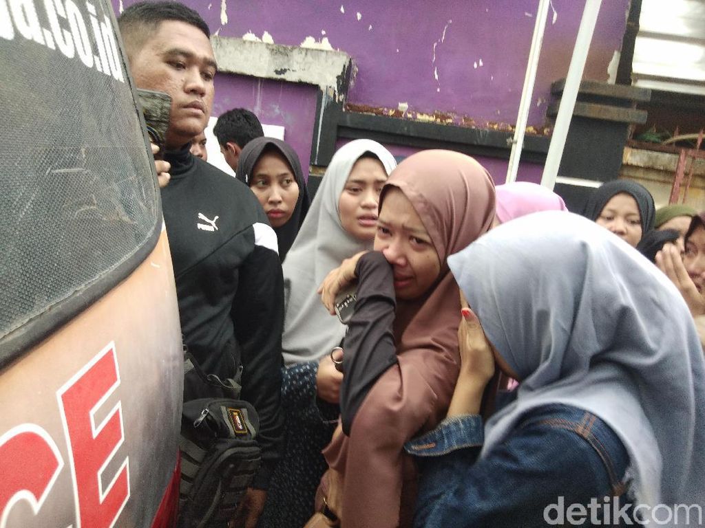 Puisi Terakhir Mahasiswi UIN Makassar yang Tewas Dibunuh Kekasih: Ibu Puisi Terakhir Mahasiswi UIN Makassar yang Tewas Dibunuh Kekasih: Ibu
