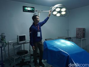 Mengintip Jeroan RS Apung yang Melayani Warga Kepulauan