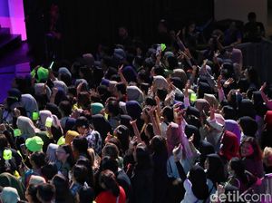 6 Hits Kahitna Jadi Pamungkas Cantik HUT Transmedia ke-18