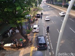 M Taufik Minta Trotoar Rawasari Dijaga agar Tak Jadi Lahan Parkir Mobil