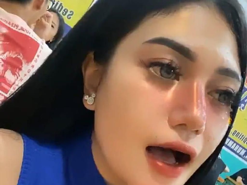 Berisik di IG, Polisi Panggil Lagi 2 Wanita Kendarai Motor Sambil Keramas Berisik di IG, Polisi Panggil Lagi 2 Wanita Kendarai Motor Sambil Keramas