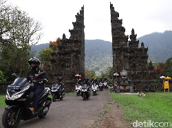 Kenapa Konvoi Motor Sebaiknya Formasi Zig Zag?