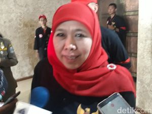 Khofifah Taruh Harapan pada Pakdhe Karwo yang Jadi Wantimpres Khofifah Taruh Harapan pada Pakdhe Karwo yang Jadi Wantimpres