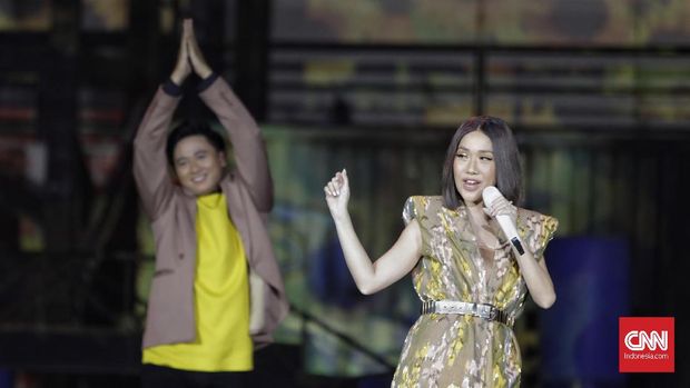 Bunga Citra Lestari tampil pada perayaan HUT 18 Transmedia.