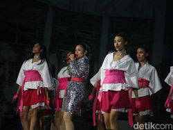 Goyang Nasi Padang Tutup Hut Transmedia Hari Pertama