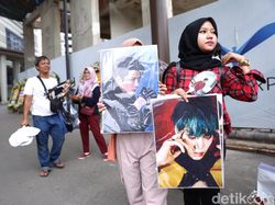Penjual Makin Membludak ke Jalanan Jelang EXO Tampil di HUT Transmedia
