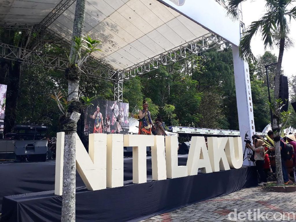Ganjar Sebut Momen Nitilaku UGM Satukan Cebong dan Kampret Jadi Cepret Ganjar Sebut Momen Nitilaku UGM Satukan Cebong dan Kampret Jadi Cepret