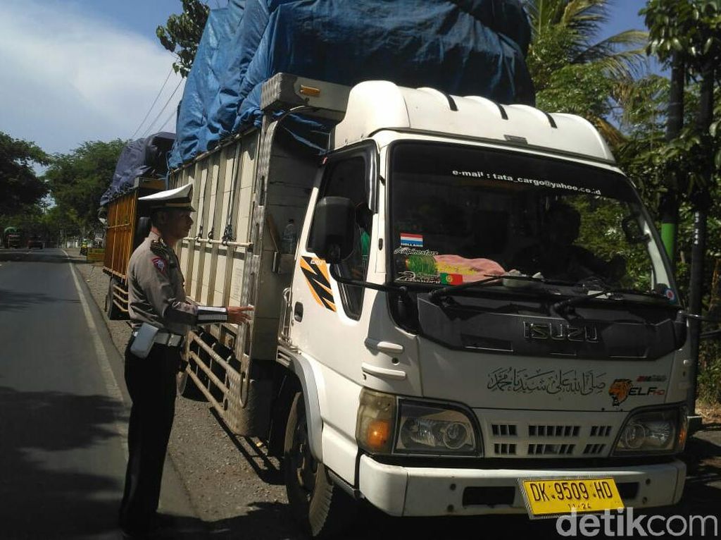 Wow! Truk Obesitas Bikin Rugi Negara Rp 43 Triliun Wow! Truk Obesitas Bikin Rugi Negara Rp 43 Triliun