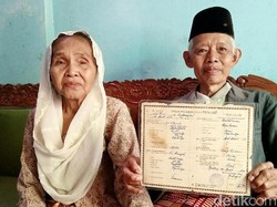 Tips Awet Mesra dari Kakek-Nenek di KA Prameks yang 57 Tahun Nikah