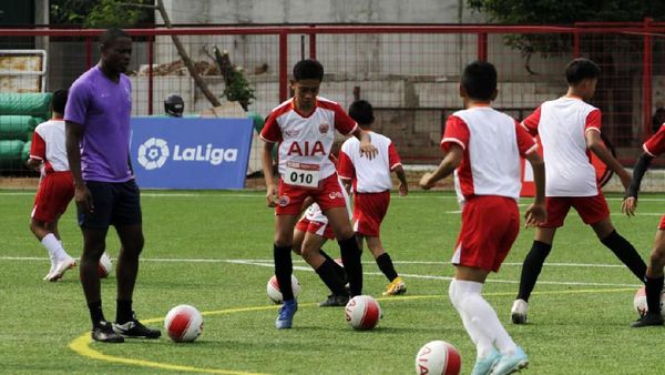 AIA dan Persija Gelar Coaching Clinic untuk Pesepakbola Muda