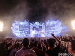 Tolak Keras DWP, FPI Tunjukkan Bukti Barang-barang Haram ke Anies