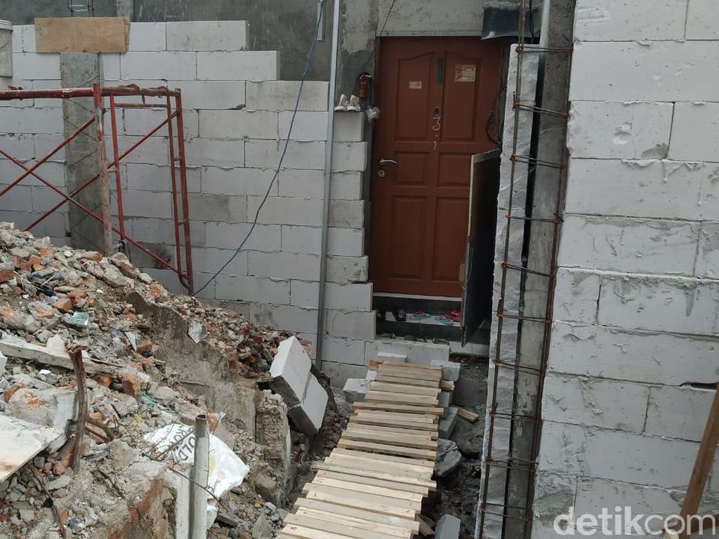 Cerita Rumah Warga di Jakpus Terisolasi Proyek Perusahaan Cerita Rumah Warga di Jakpus Terisolasi Proyek Perusahaan