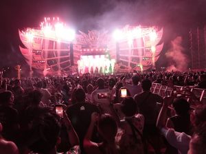 Makin Malam, Partygoers Makin Bersemangat di Hari Terakhir DWP 2019 Makin Malam, Partygoers Makin Bersemangat di Hari Terakhir DWP 2019
