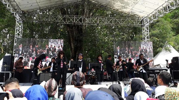 Elek Yo Band Meriahkan Nitilaku UGM