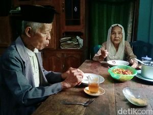 Terungkapnya Identitas Kakek-Nenek So Sweet Banget di KA Prameks