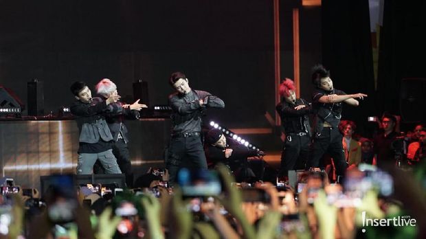 Akhiri Penampilan, EXO: Selamat Ulang Tahun Transmedia!