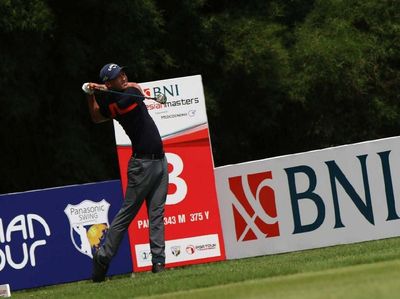 Aksi Pegolf Berburu Juara di BNI Indonesian Masters 2019