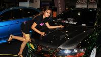 Senyum Manis Cewek Seksi di Pameran Modifikasi Malaysia