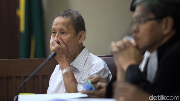 Ekspresi Pieko Njotosetiadi Saat Jalani Sidang