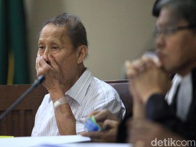 Ekspresi Pieko Njotosetiadi Saat Jalani Sidang